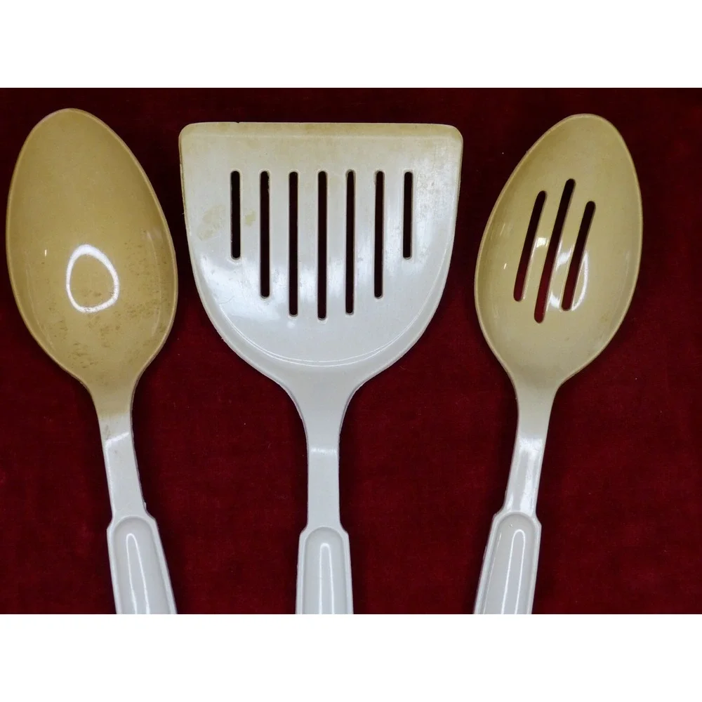 Vintage Ekco Nylon Plastic Almond Off‎ White Turner Spoon Slotted Spoon USA